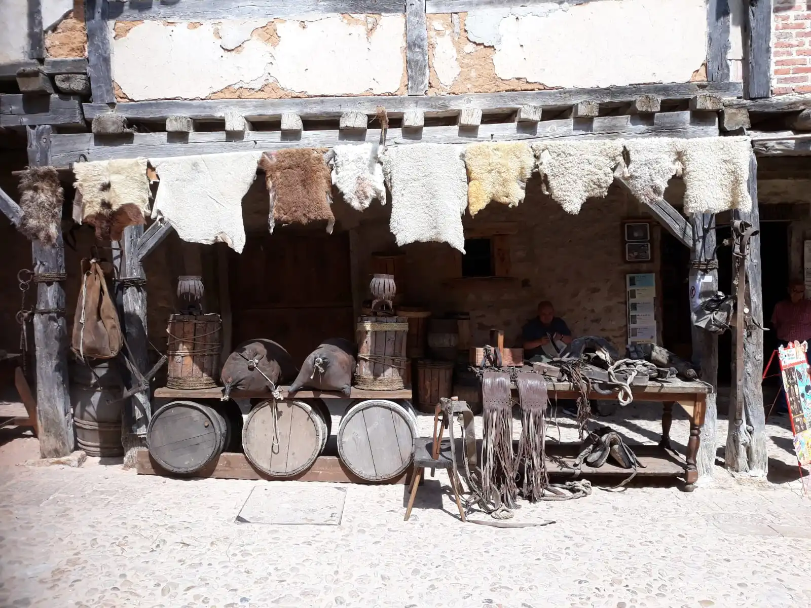 Puesto de Pellejero con Escudos