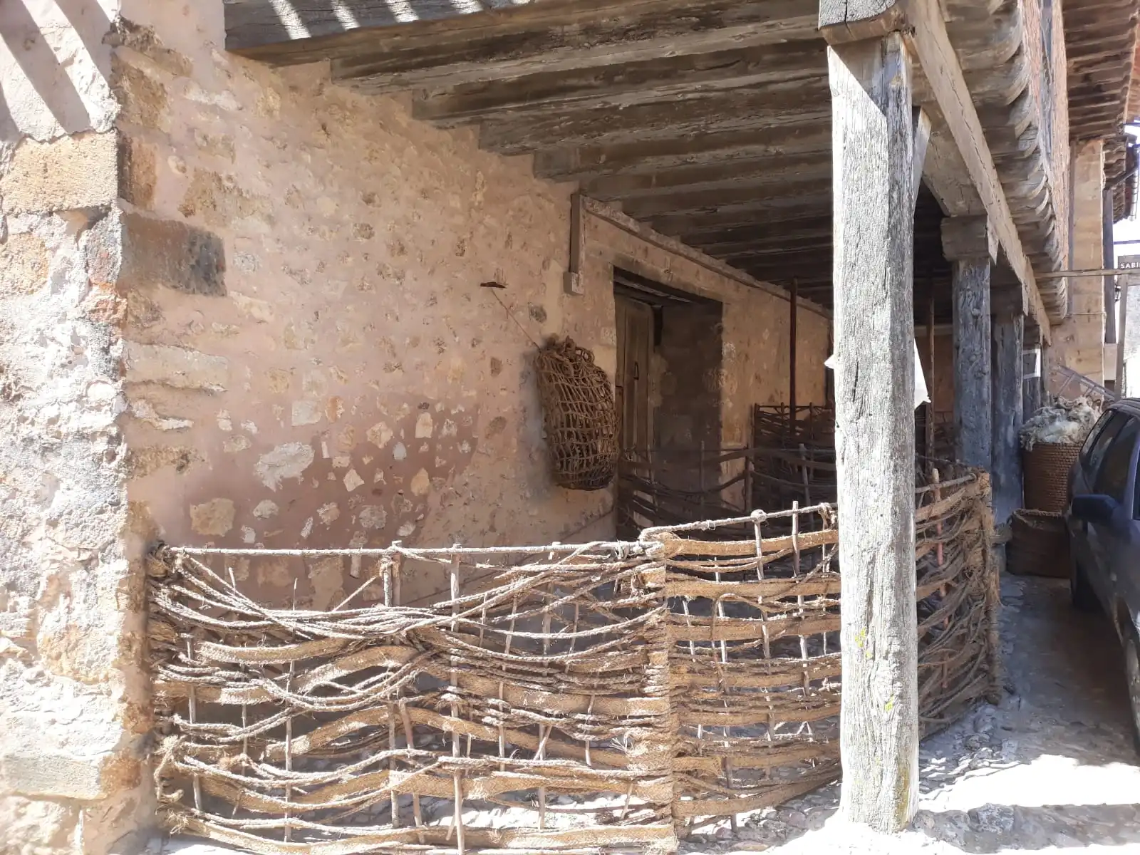 Taller de Cestería y Alfarería