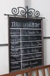 Armería y atrezzo de época en Madrid. Alquiler de cañones, tiendas, espadas, escudos...